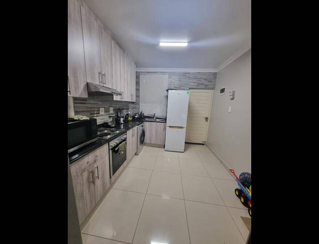 2 BEDROOM APARTMENT FOR SALE IN UMHLANGA RIDGE